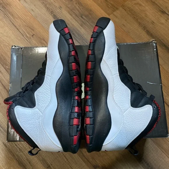 2011 Air Jordan Retro 10 Chicago - Picture 4 of 10